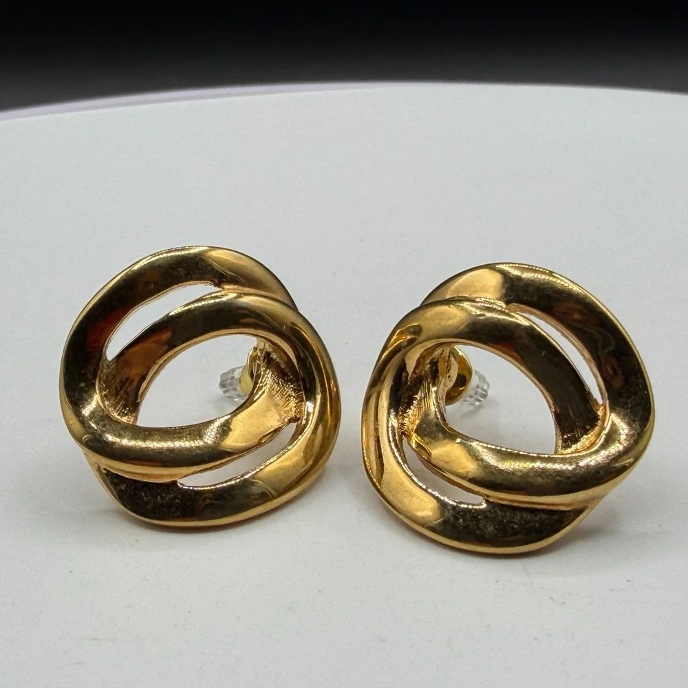 Gold Tone Interlocking Knot Stud Earrings Chunky Statement Y2K Minimalist Gift